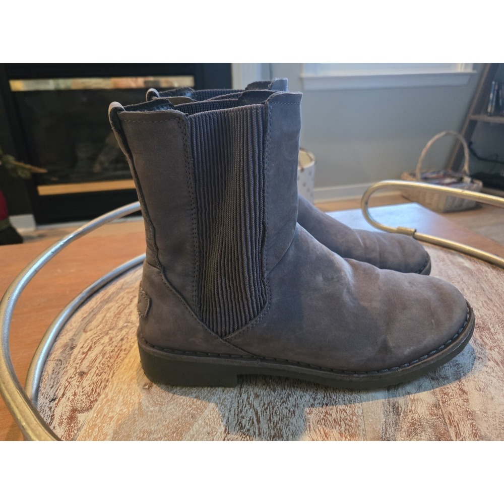 Ugg‎ Lara Chelsea Pullon Boots Womens Size 9